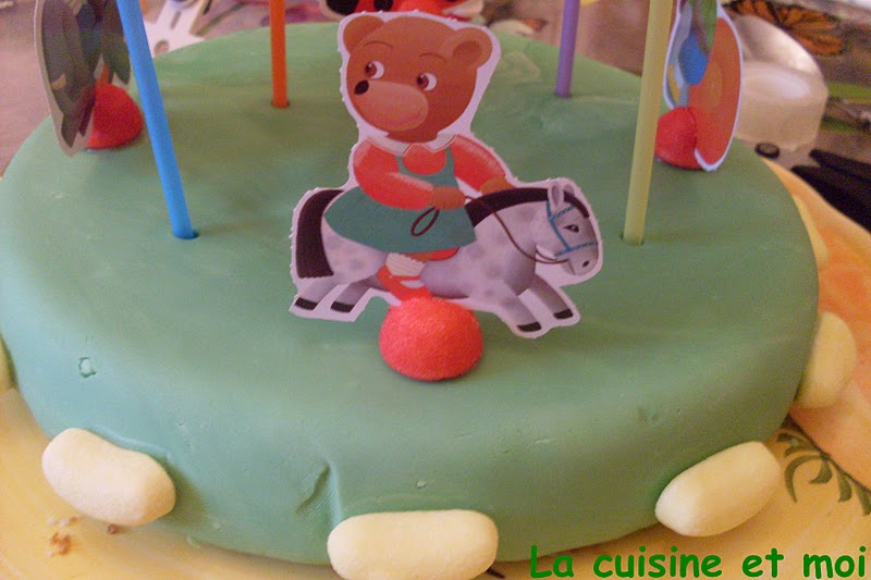 Tendrement Sucre Fortement Sale Le Manege De Petit Ours Brun De Mon Neveu