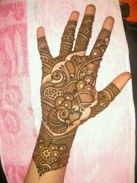 Simple Mehndi Design For New Year 21