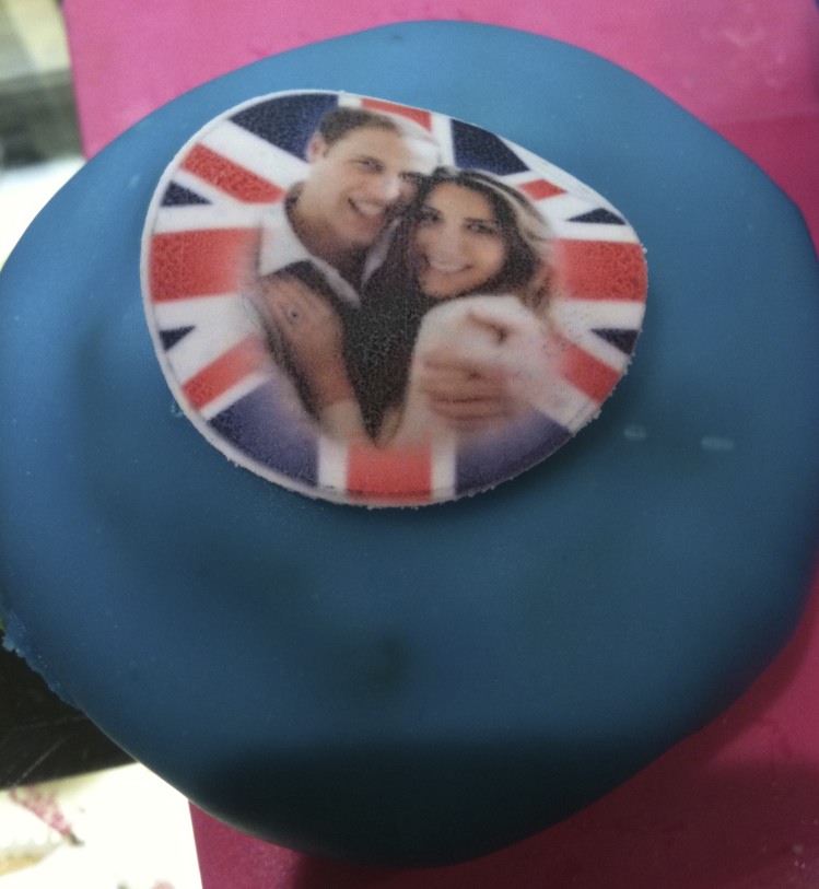 A delicious Royal Wedding cupcake from Candy Cakes