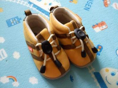Combi Shoes