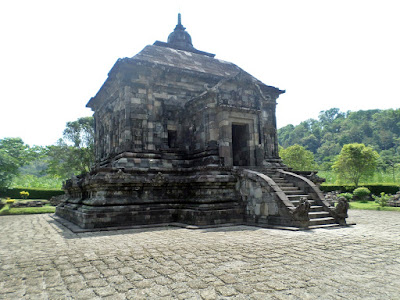 candi banyunibo