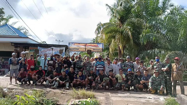 Foto Bersama, Tanda Berakhirnya Kegiatan TMMD Ke-111 Kodim 1207/Pontianak