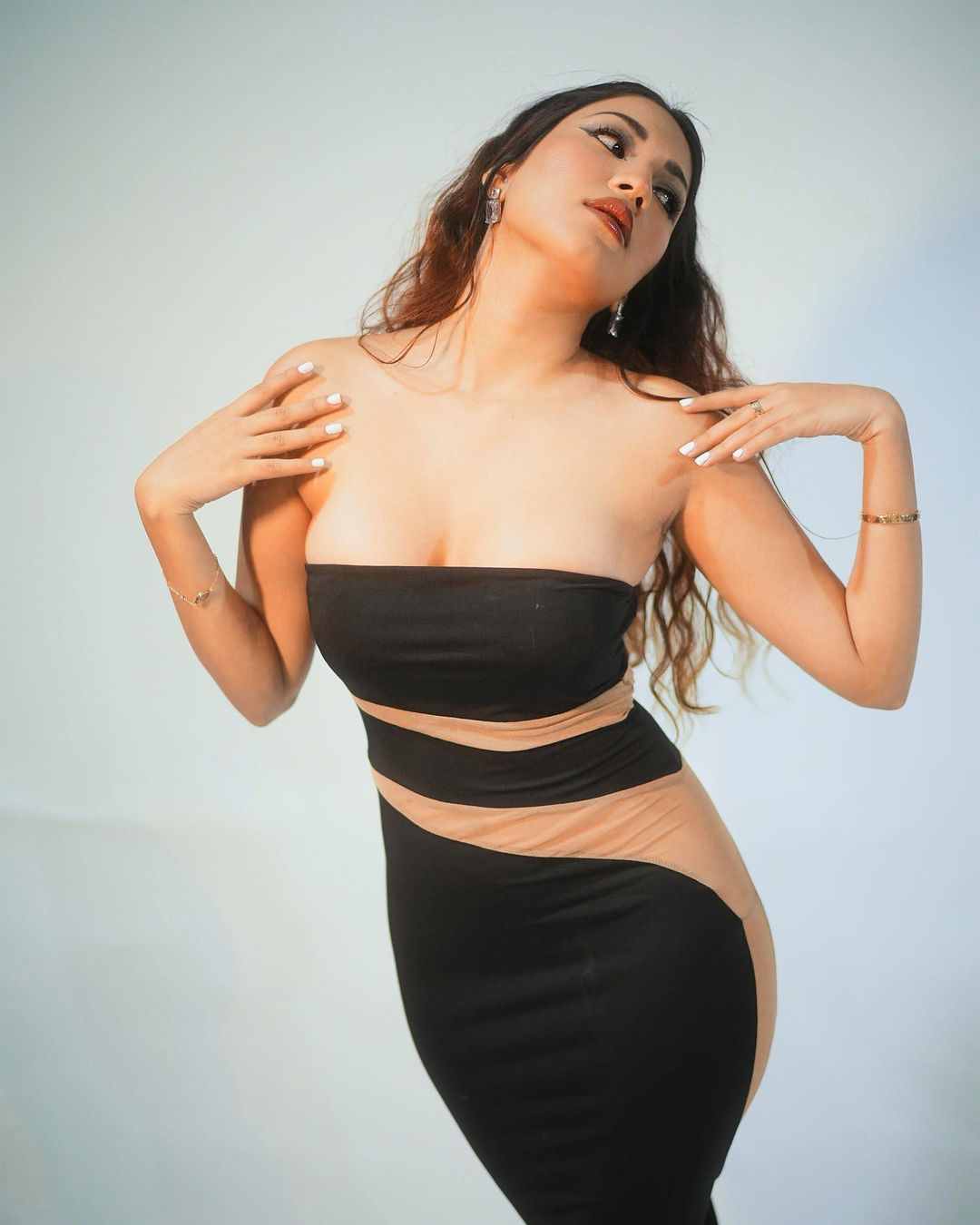 Shivani Singh is an Actress, Model, Fashionista in strapless lace mesh black bodycon bandage dress. Shivani Singh Instagram downloads. Shivani Singh sex hot videos and bikini photos xxx