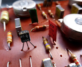 Colorsound Supa Tonebender circuit transistors