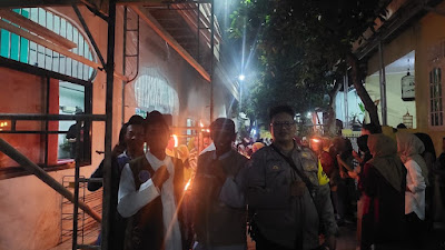 PHBI Maulid Nabi SAW, Bhabinkamtibmas Polsek Ciwandan Polres Cilegon Polda Banten Kawal Pawai Obor