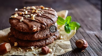 Resep Chocolate cookies with mocha glaze