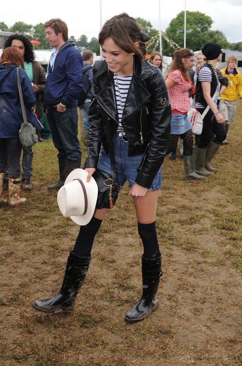  Alexa Chung Hairstyles 