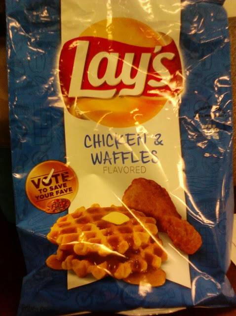 Lay's-Chicken-and-Waffle-flavored-potato-chips