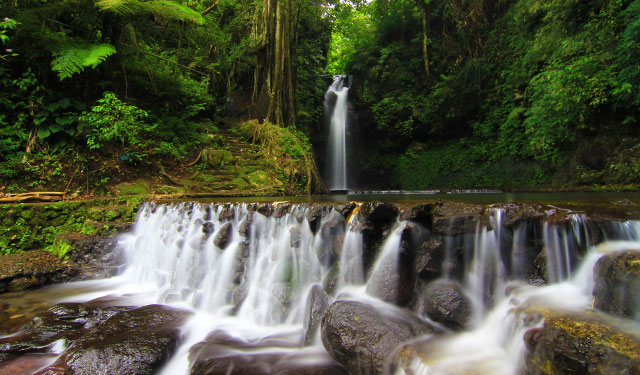 Para Jomblo Sebaiknya Kunjungi Air Terjun Ini