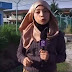Reporter Wanita Ini Malah Mengocok Perut Netizen Saat Siaran Dan Tiba-Tiba Dikejar Anjing