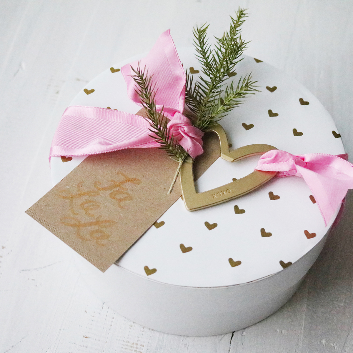 pretty gift topper inspiration from Lorrie Everitt Studio