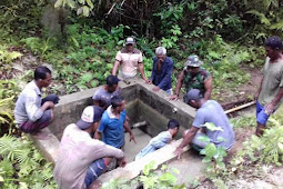 Babinsa di Karay Laksanakan Kerja Bakti Bersihkan Bak dan Saluran Air