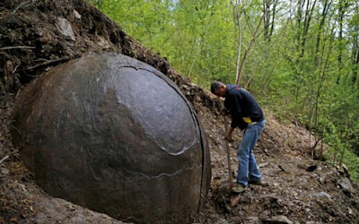 Batu Peninggalan Purbakala Paling Misterius di Dunia