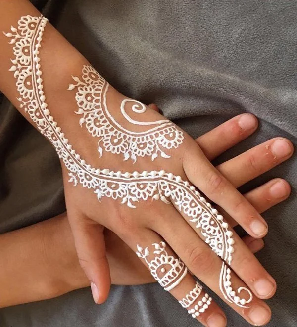 Imagen de Henna Blanca para Mujeres