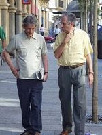 Basilio y Adolfo, en las calles de Valencia