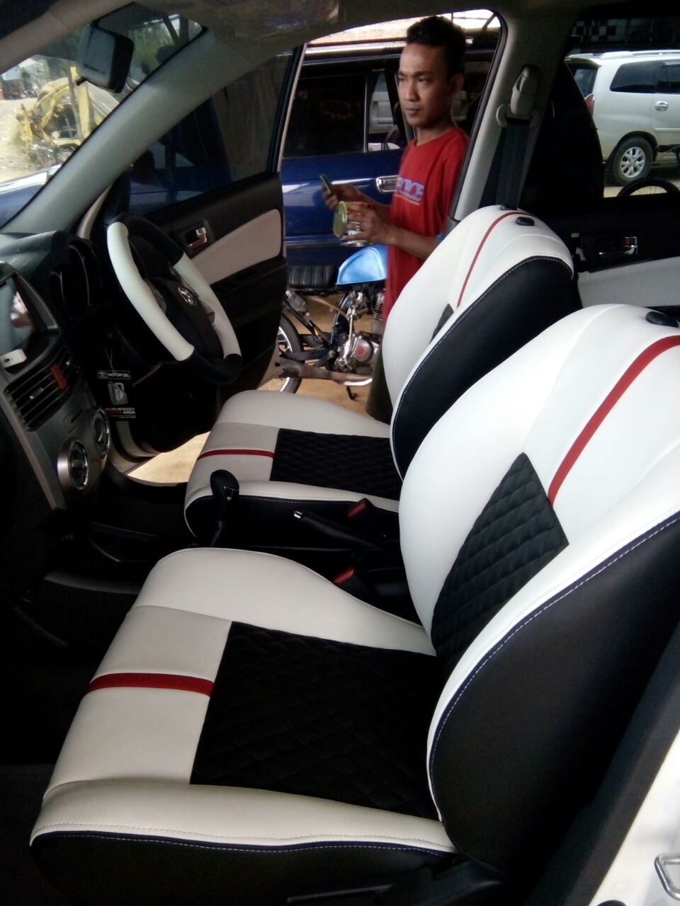 Modifikasi Jok Mobil Toyota Rush