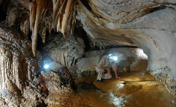 Caving at Gunung mulu national park, Touris destination, vacation spot, vacation, tourism, best vataion spot, Mountain Vacation, National Parks Vacation, Waterfall Vacation, Vacation Pictures, cave vacation