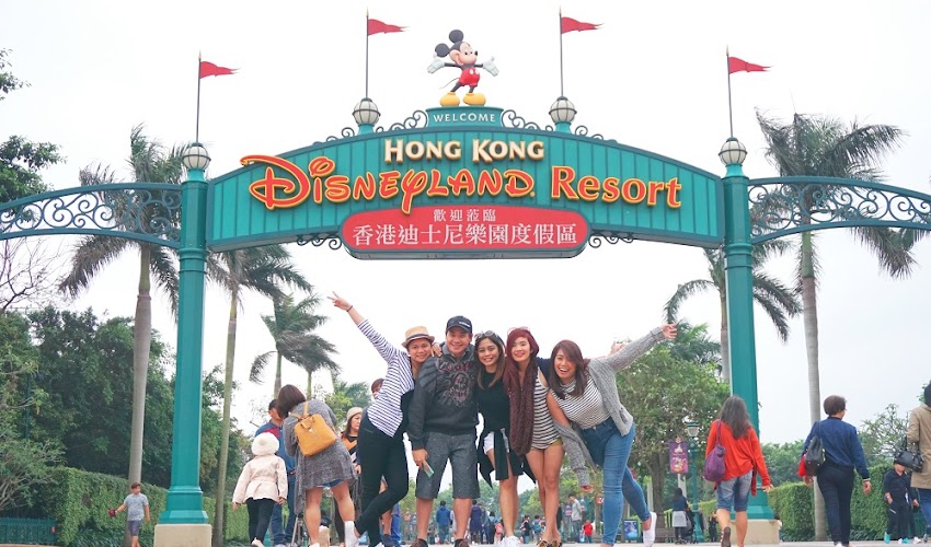  Hong Kong Disneyland – The Happiest Place on Earth