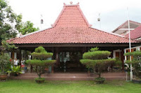 rumah adat di indonesia