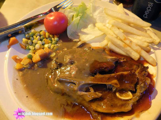 Makan Malam Keluarga @ Stable Steak House, Kg. Baru