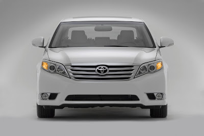 2011 Toyota Avalon Front View