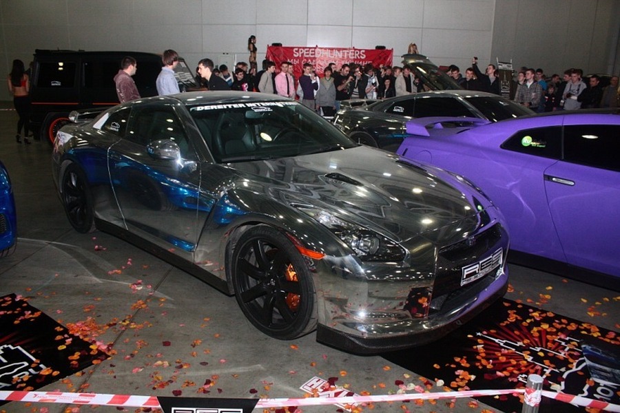 Select Nissan GTR chromed or matt purple
