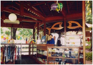 Sovenir Shop Fasilitas Pulau Ayer Resort