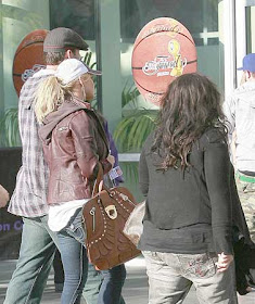 Jessica Simpson and Tony Romo The Lakers Playoff Game Photos