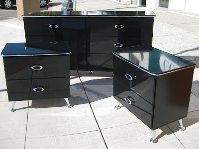 Bedroom Furniture Sets on Uhuru Furniture   Collectibles  Sold   Black Lacquer Dresser Set