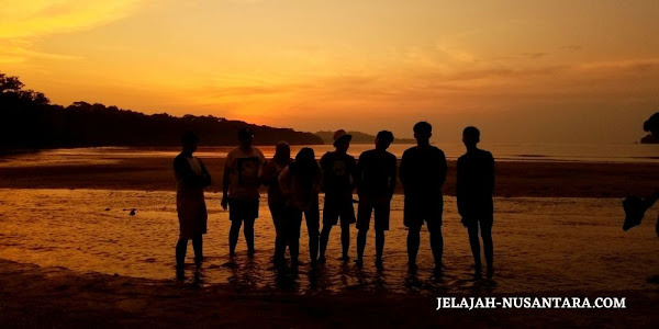 aktivitas wisata menunggu sunset di pulau peucang ujung kulon