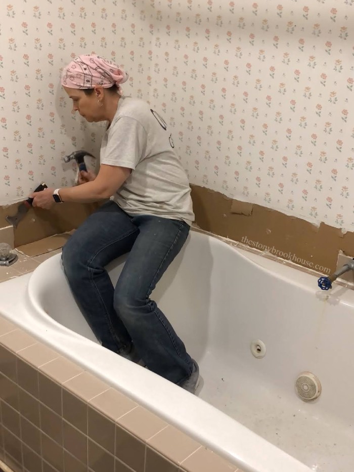 Demoing jacuzzi tub