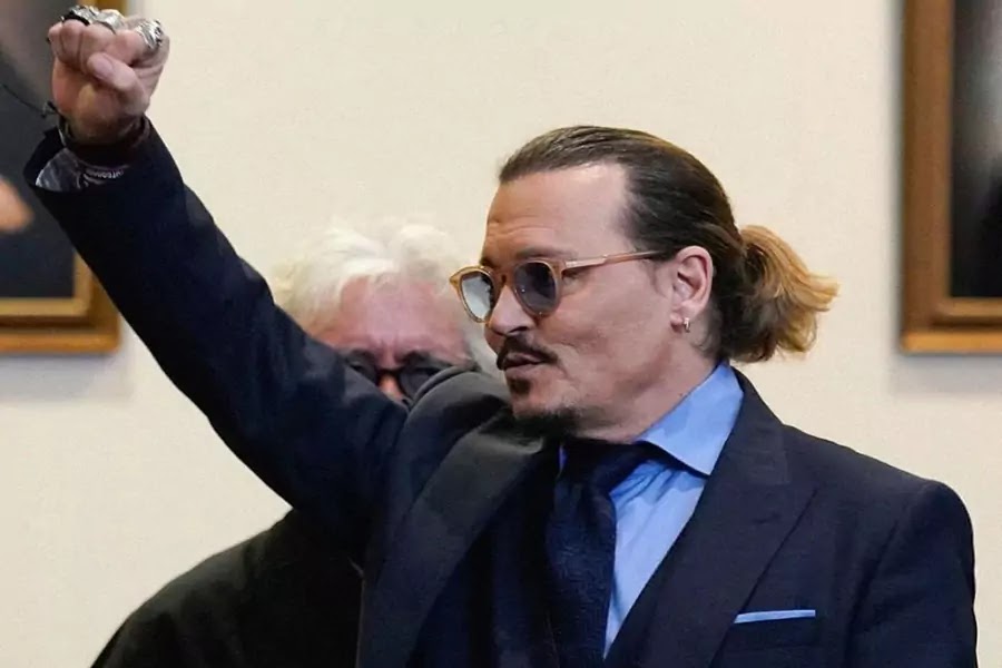 Johnny Depp Menangkan Tuntutan Pencemaran Nama Baik