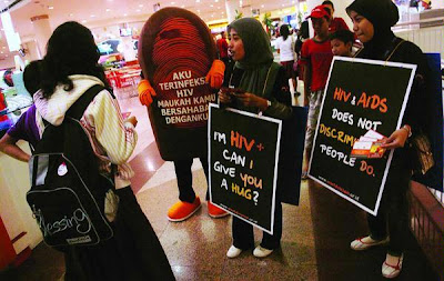 MENANGGULANGI BAHAYA HIV / AIDS