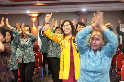 Santy Sastra Mengilhami Transformasi Diri melalui Public Speaking dan Mindset Positif di Dinas Pemberdayaan Masyarakat dan Desa Kota Denpasar