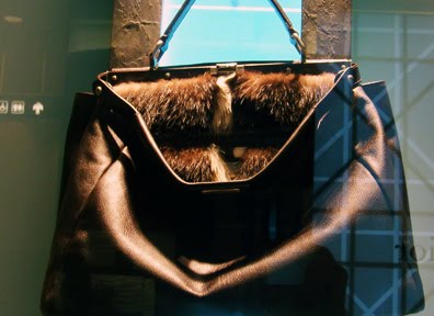 [fendi+_skunk_fur_peekaboo_bag.jpg]