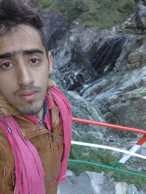 Trek down to gauri kund from kedarnath temple Awesome view uttarakhand