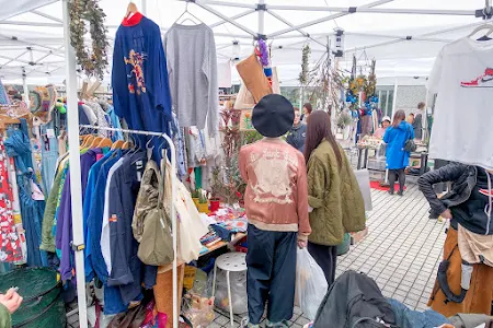 Vintage Shopping and Flea Markets in Japan