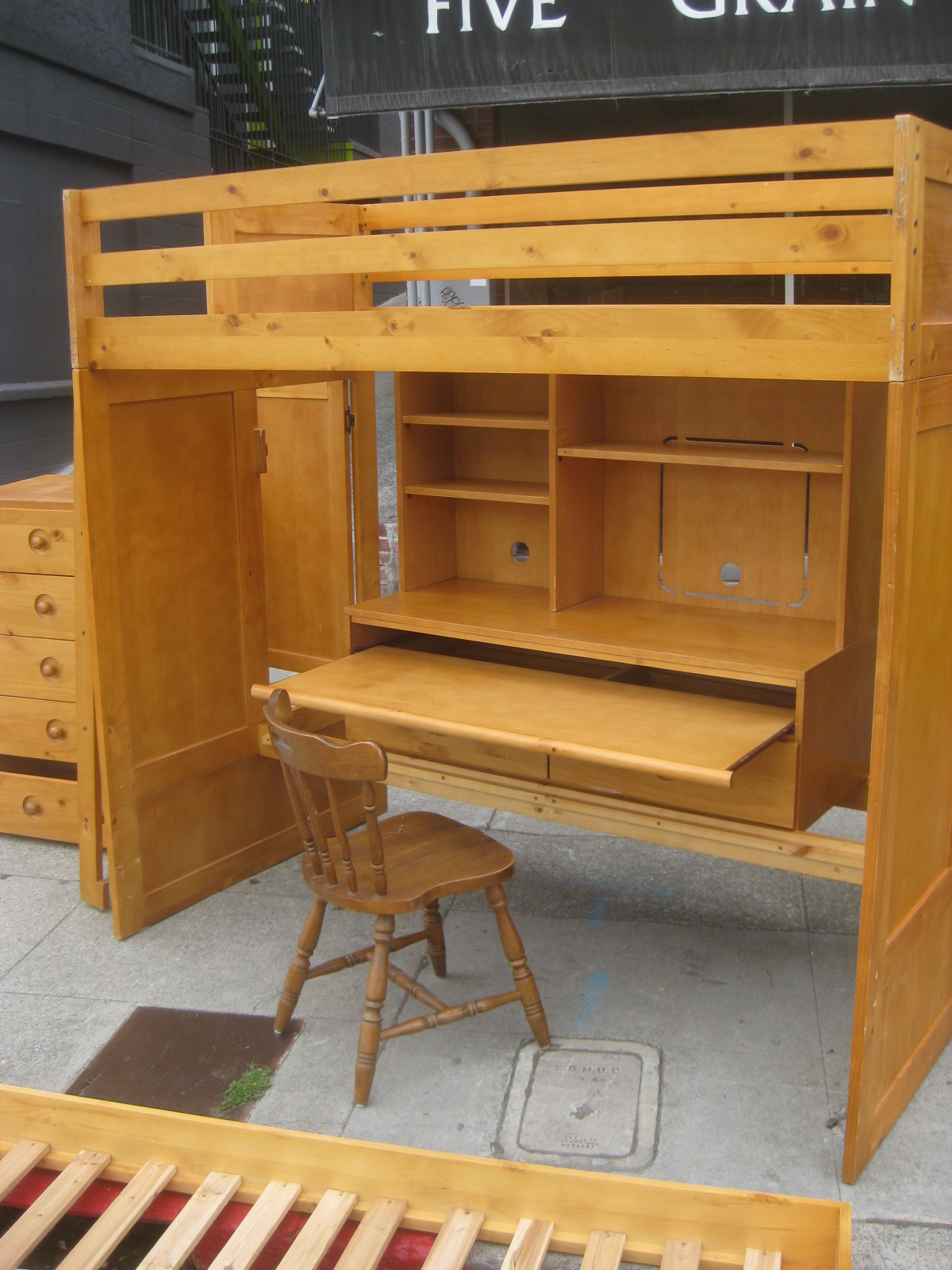 UHURU FURNITURE &amp; COLLECTIBLES: SOLD - Loft Bed w/ Desk ...