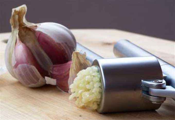 How to Prepare garlic oil