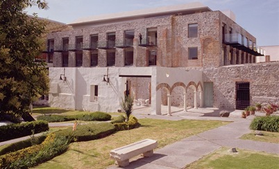 005407-02-hotel-exterior-gardens