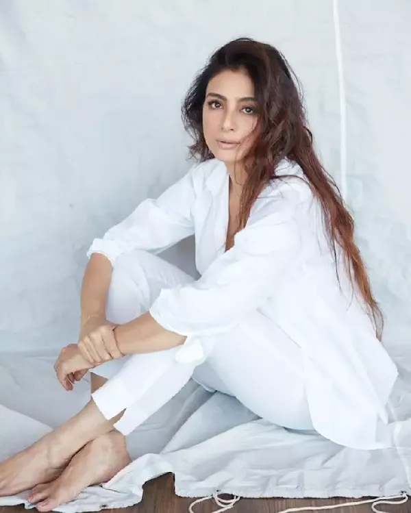 tabu hot bollywood actress