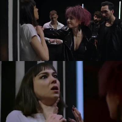 Melisa (Nilperi Şahinkaya) chokes Zehra (Türkü Turan)