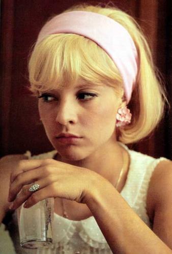 sylvie vartan, ye ye girls, bobbins and bombshells