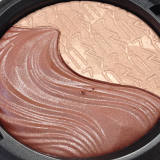 MAC Extra Dimension Skinfinishes -  Shape the Future