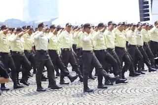 Security guards and community police also enlivened the Bhayangkara Anniversary parade