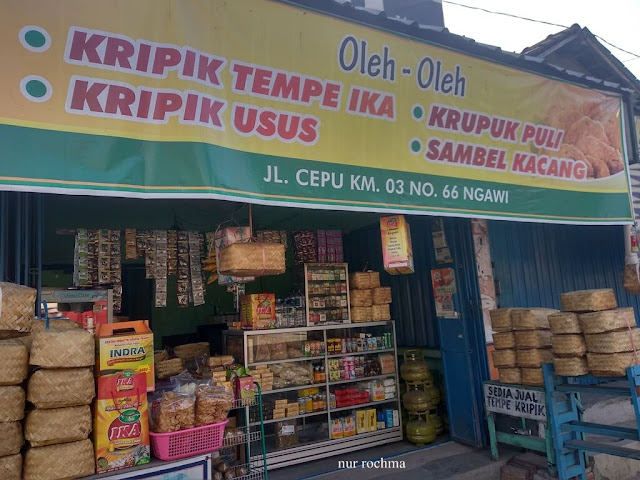 kios keripik tempe ika