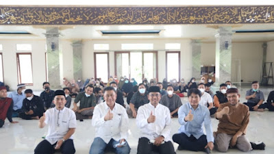 Memberi Tausiah, Ketua DPRD Kota Bandung Tentang Pentingnya Pendidikan dan Kesehatan