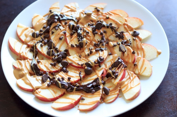 Apple Nachos with Peanut Butter and Chocolate #dessert #cakes #apple #peanut #yummy