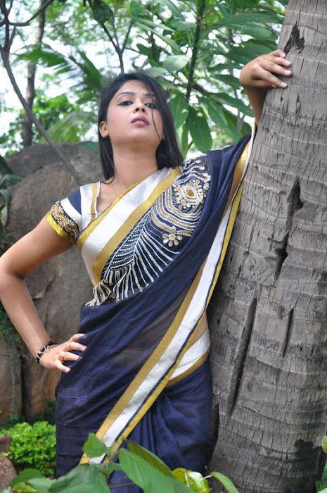 model deepa new saree unseen pics