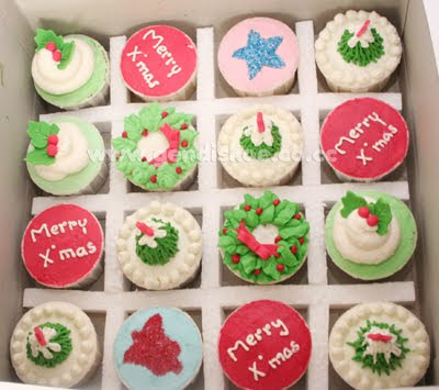 christmas ornament cupcakes